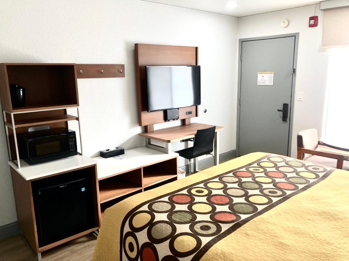 Super 8 By Wyndham Fort Bragg Kültér fotó