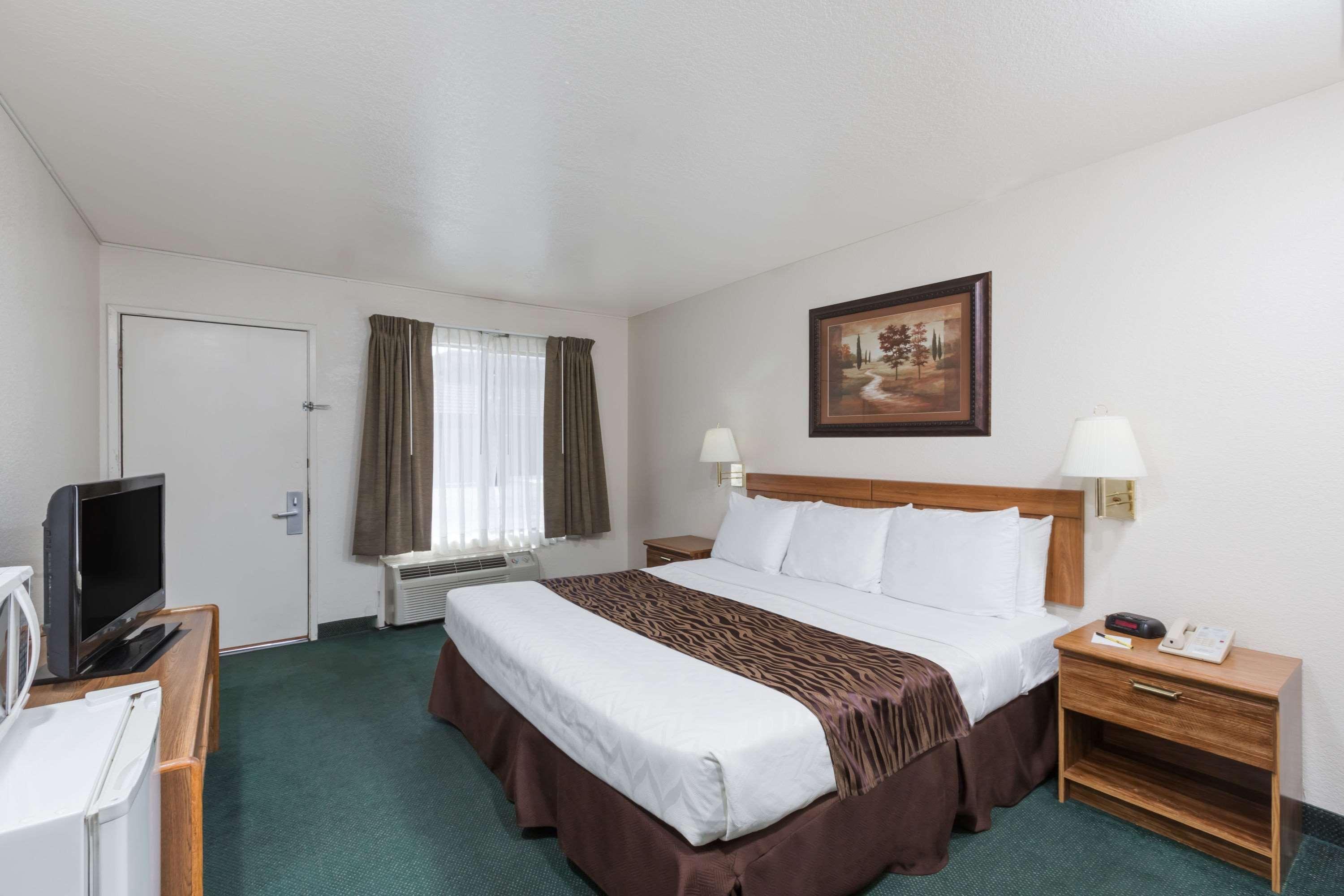 Super 8 By Wyndham Fort Bragg Kültér fotó