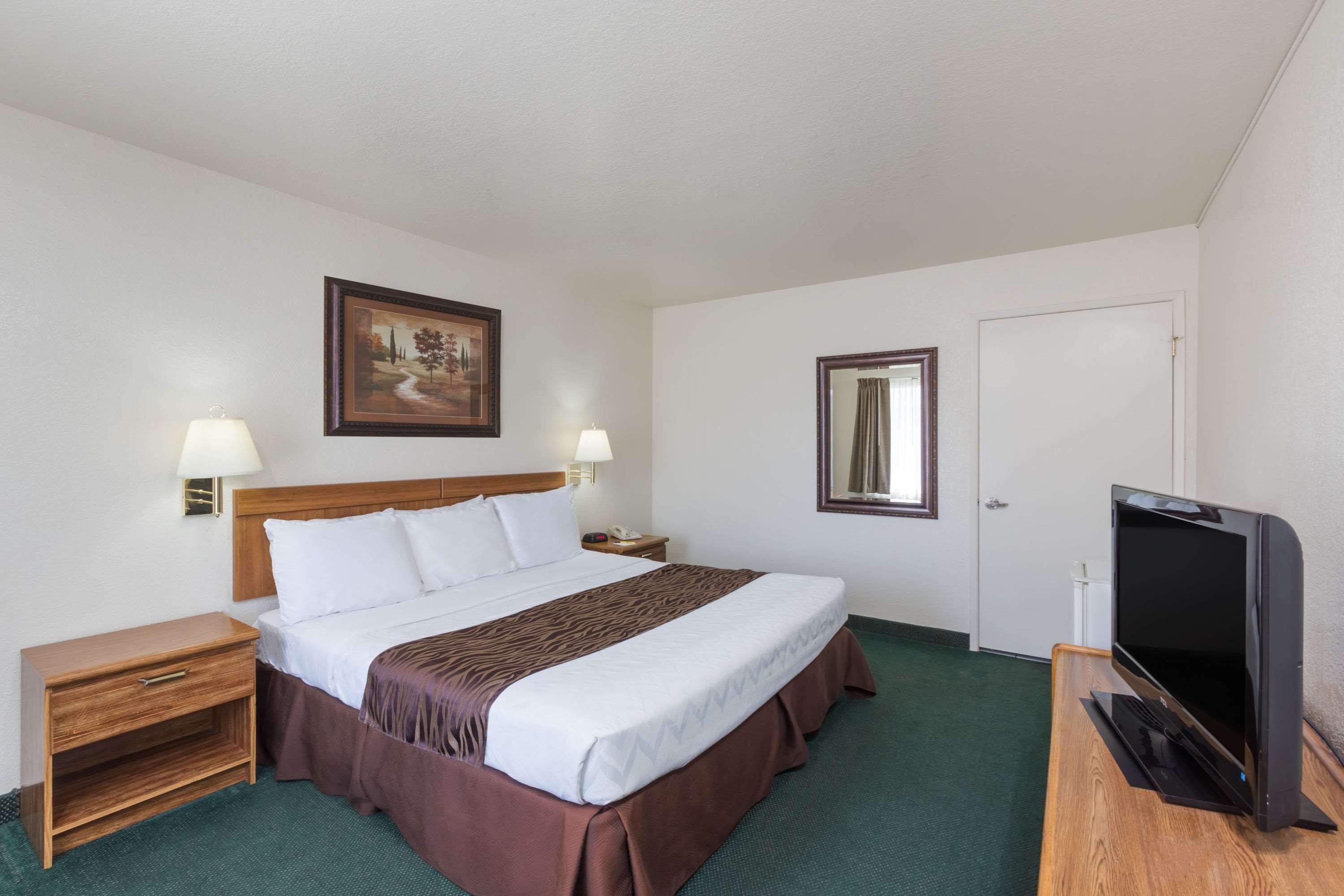 Super 8 By Wyndham Fort Bragg Kültér fotó